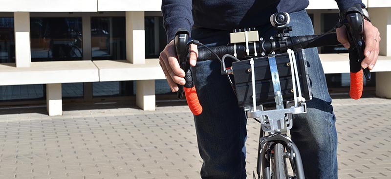 Un 36% de los adelantamientos a ciclistas en carretera no respeta la distancia de seguridad