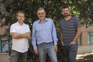 Los profesores de la Universitat Jaume I Juan Bisquert, Víctor Flors e Iván Mora-Seró 