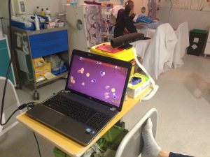 Imagen del juego de realidad virtual testado por investigadores del CEU-UCH en pacientes de la Unidad de Hemodiálisis del Hospital de Manises