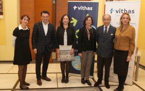 Responsables de la Fundación Vithas Nisa y la Facultad de Ciencias de la Salud de la CEU UCH, en la presentación de la Cátedra en el Palacio de Colomina-CEU de Valencia.