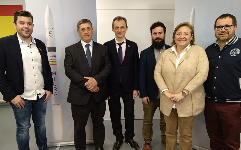 Pedro Duque inaugura las instalaciones de PLD Space en el aeropuerto de Teruel