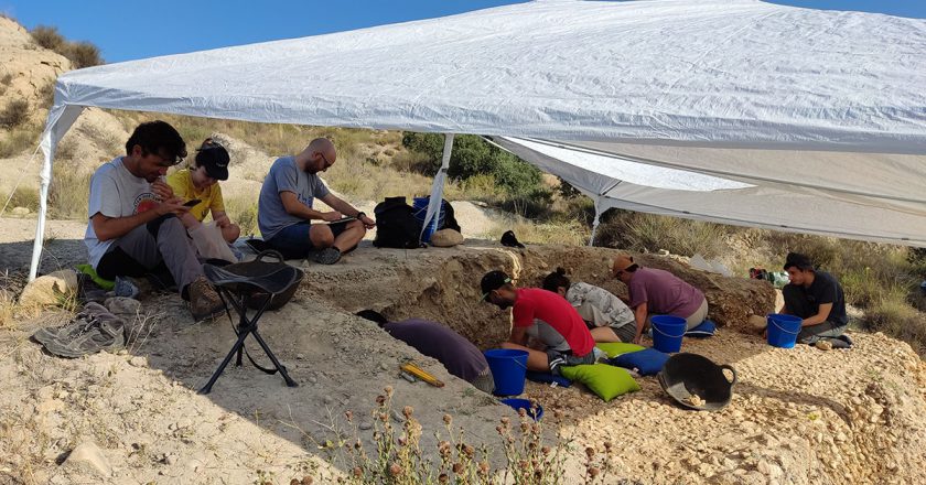 Descubren un hábitat neandertal al aire libre de más de 120.000 años en Aspe (Alicante)