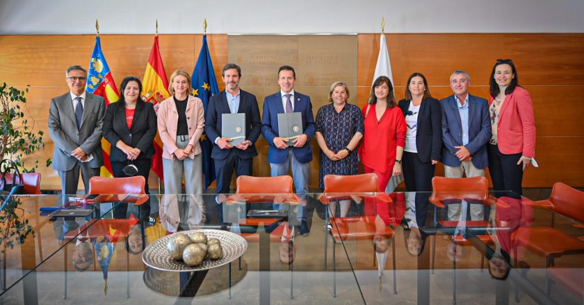 Nace la Cátedra de Comercio Confecomerç para fomentar la investigación, la innovación y el desarrollo del tejido comercial de la Comunitat Valenciana