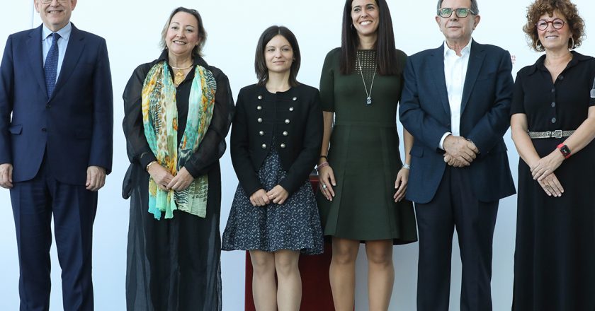 Ángela Nieto recibe el I Premio de la Ciencia Valenciana Santiago Grisolía