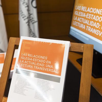 Presentan un estudio sobre la situación actual de las relaciones Iglesia-Estado en España, elaborado por 29 especialistas